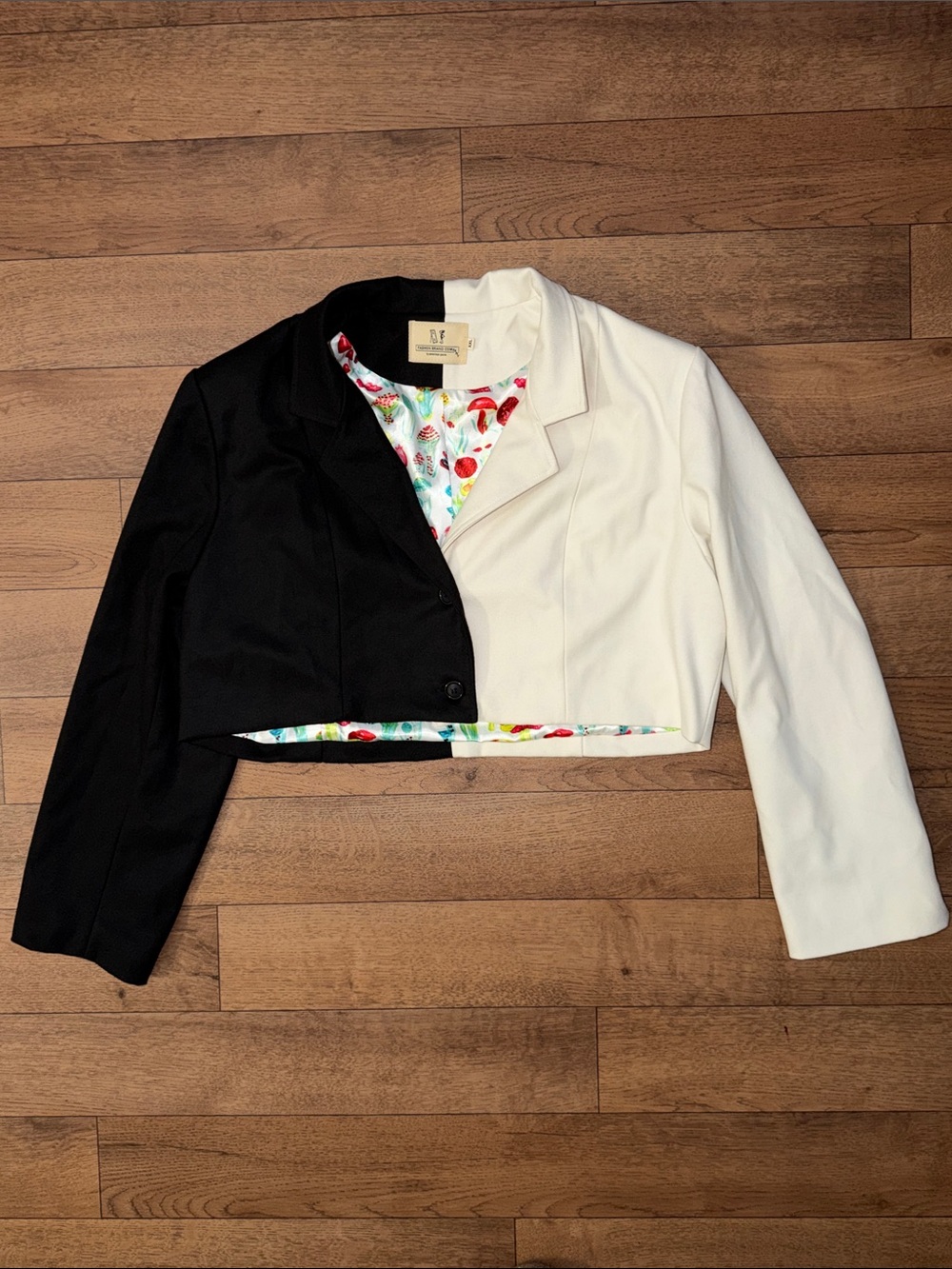 Fashion Brand Company Size XXL Split Black & Off White Cropped Blazer Trippy FBC
